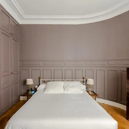 Veeve - Enduring Grace Paris