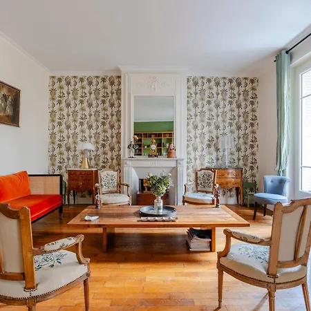 Veeve - Enduring Grace Apartment